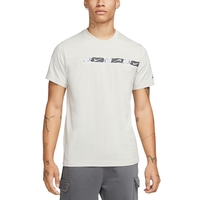 Nike Sportswear Repeat Tee