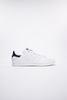 Adidas - Stan Smith Sneaker in Weiß mit Blauen Fersendetail - M20325