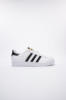Adidas - Superstar Sneaker in Weiß mit schwarzen Streifen C77124
