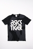 Asics - Schwarzes AOP SS T-shirt mit weißem Logo Druck - 2191A017