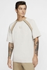 Nike - DNA weit geschnittenes Shirt in Elfenbein - CU1020-072