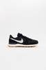 Nike - Internationalist für Damen,  ein schwarzer Stoff Sneaker mit brauner Sohle - 828407-021