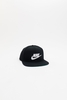Nike - Pro Sportswear Kappe in Schwarz mit dicker Logo-Stickerei - 891284-010