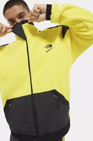 The North Face - Kollektion Extreme Teddy Jacke im weichen und warmen Material in Zitronengelb - NF0A4AGKLKE1