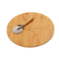 Kesper Pizza Set aus Bambus,  3-teilig 58465,  1 Set = 2 Pizzateller,  1 Pizzaschneider