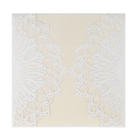 10X Laser-Schnitt-elegante Einladungs-Karten-Set für die Brautdusche Geburtstag weißen Umschlag Hohle Kartenhalter Beige Innenschale Empfindliche geschnitzte Blumen