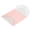 10X Laser-Schnitt-elegante Einladungs-Karten-Set für die Brautdusche Geburtstag weißen Umschlag Hohle Kartenhalter Rosa Inner Blatt Empfindliche geschnitzte Blumen