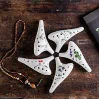 12 Löcher runder Kopf Keramik Ocarina AltoC handbemalte Musikinstrument mit Lanyard Music Score Schutztasche für Musikliebhaber und Lernende