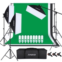Andoer Photography Kit 1.8 * 2.8M Schwarz Weiß Grün Polyester Baumwolle Hintergrund 3St. Fischähnlicher Montageclip 2Stk. 50cm * 70cm Softbox mit 4-Zoll-Lampenfassung 1St. 50cm * 70cm Softbox mit Einzelbirnenfassung 9St. 135W Glühbirne 1St. Auslegerar