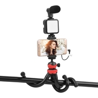 Jumpflash KIT-04LM Vlogging Kit Smartphone Video Rig Kit Enthält 1 LED-Licht 1 Stativ 1 Mikrofon 1 Telefonhalter 1 Fernbedienung für die Fotoaufnahme