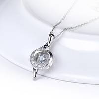 JURE Modische S925 Sterlingsilber-Anhänger Drehbare Zirkonia Sparkle Anhänger Halskette 18 Zoll