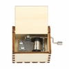 Vintage Holz Theme Song Music Box handgeschnitzte Gravur Musik Fall Creative Holiday Festival Geburtstagsgeschenke Geschenk für Kinder Kinder Beige