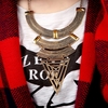 Vintage Retro Dreieck Legierung Anhänger voll Metalldesign Punk-Stil Halskette Golden Arc Choker für Frau