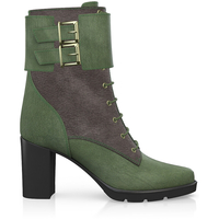 Der Schnürhalbstiefel 1704