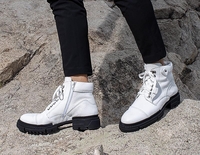 Herren Stiefel mit kräftiger Sohle 24254