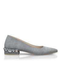 Schuhe mit Schmuckabsatz 8208