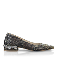 Schuhe mit Schmuckabsatz 8515