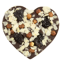 ChocoHerz mit Pflaumen,  Mandelblättern,  Haselnüsse