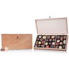 ChocoPrestige - Pralinen - 30 Pralinen im Holzkästchen mit individueller Gravur