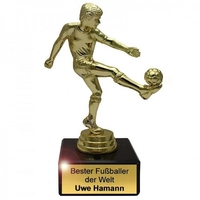 Pokal Fußballer mit Gravur
