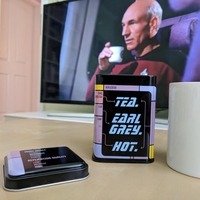Teedose "Tea. Earl Grey. Hot."