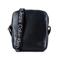 Calvin Klein Ultralight Reporter 18