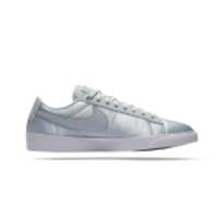 NIKE Blazer Low SE Sneaker Damen (001)