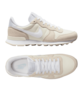 Nike Internationalist Damen Beige Weiss F100