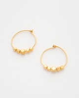 Sarah Bosman Creolen 22 mm mit 5 kleinen Goldnuggets