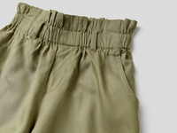 Benetton,  Fließende Bermuda Mit Gürtel,  taglia KL,  Militärgrün,  Kinder