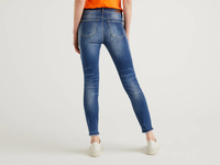 Benetton Online exclusive,  Jeans Mit Ausgefranstem Saum Unten,  taglia 27,  Blau,  Damen