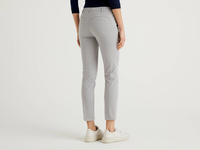 Benetton Online exclusive,  Slim-fit-chinos Aus Hellgrauer Baumwolle,  taglia 42,  Hellgrau,  Damen