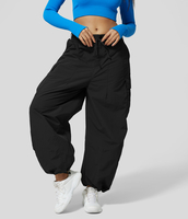 Halara - Cargo-Jogginghose mit mittelhohem Bund,  Kordelzug,  Knopf,  Reißverschluss und mehreren Taschen - Schwarz - XS