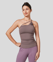 Halara - Einschultriges,  rückenfreies Yoga-Cami-Top mit Rosenverzierung und Rüschen - Deep Tea Brown - L