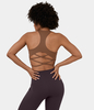 Halara - Rückenfreier,  überkreuzter Yoga-Sport-BH mit niedrigem Halt,  U-Ausschnitt und Racerback - Carob Brown - XS