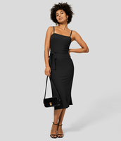 Halara - Rückenfreies,  figurbetontes Midi-Freizeitkleid im Rippenstrick mit verstellbaren Trägern zum Schnüren,  geteiltem Saum - Schwarz - L