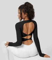 Halara - Rückenfreies,  geripptes,  langärmliges,  einfarbiges Strickoberteil mit verdrehtem Rücken,  quadratischem Ausschnitt,  Daumenloch und abgerundetem Saum - Schwarz - L