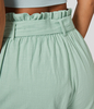 Halara - Resort-Baumwollshorts mit hohem Bund Rüschen,  Gürtel und Seitentaschen - Spray - S