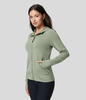 Halara - Schmales,  lässiges Sport-Sweatshirt mit Kapuzen,  Raglanärmel,  Daumenloch,  Seitentaschen und Reißverschluss - Asparagus - M