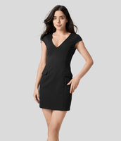 Halara - Schmales Mini-Keid mit tiefem V-Ausschnitt,  Flügelärmeln und Pattentaschen - Schwarz - S