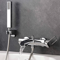 Badewannenarmatur mit Wasserfallausguss und Handbrause Wandmontage - Nevada