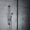 Brausestangenset in Schwarz,  mit Handbrause und Auslassbogen - Elizabeth Hudson Reed