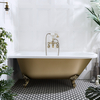 Freistehende Eck-Badewanne,  1685mm x 750mm Linksbündig in Gold Metallic mit Füßen in gebürstetem Gold - Retro - Oxford von Hudson Reed