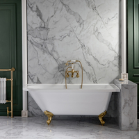 Freistehende Eck-Badewanne 1685mm x 750mm (Rechtsbündig) Weiß inkl. Füße in satiniertem Gold - Oxford von Hudson Reed