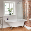 Freistehende Eckbadewanne mit Aufsatz und Füße in Chrom,  1685mm x 750mm – Links- oder Rechtsbündig – Oxford Hudson Reed
