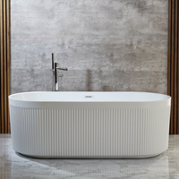 Geriffelte freistehende Badewanne mit Wannenrand & zwei Rückenschrägen 1700mm x 800mm inkl. Überlaufs (Weiß) – Florence