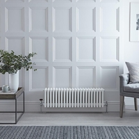 Gliederheizkörper Horizontal 4 Säulen Nostalgie Weiß 300 x 990mm 1060W,  von Hudson Reed