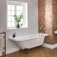 Halbfreistehende Badewanne,  1685mm x 750mm,  rechtsbündig – Füße in gebürstetem Gold – Oxford von Hudson Reed