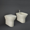 Modernes Stand-WC ohne Spülrand,  Mattgreige - inkl. Sitz mit Absenkautomatik & Bidet-Set – Rak Feeling x Hudson Reed