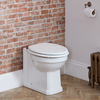 Nostalgie Stand WC erhöht mit Toilettensitz in Weiß & Scharniere in geölter Bronze - Richmond Hudson Reed